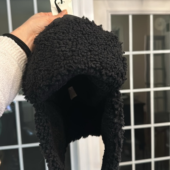 Ugg mans cover ears warm hat - Picture 5 of 6